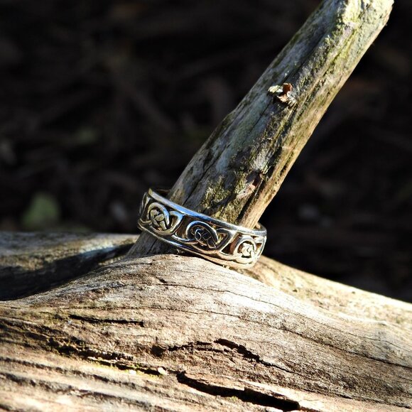 Sterling Silver Celtic Ring Band Size 4.75 - Picture 8 of 12